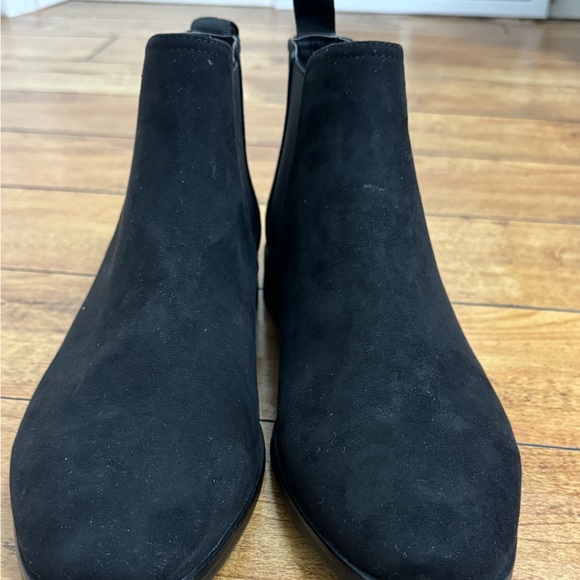 Chelsea Boot - Picture 3 of 3